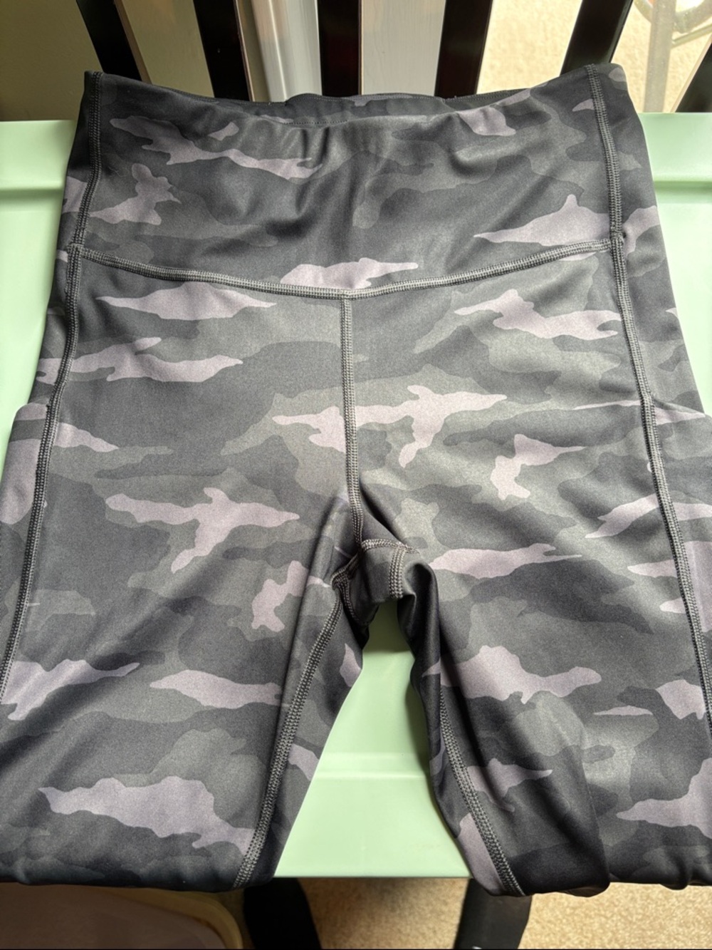 Athleta Black & Gray Camo 7/8 Tights